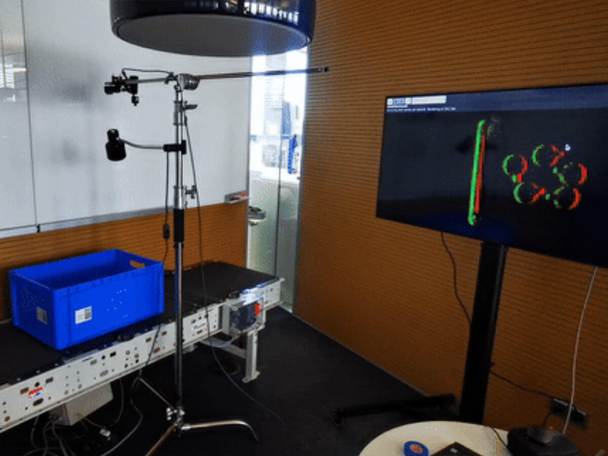 Experimenteller Aufbau für die Objekterfassung auf einem Förderband